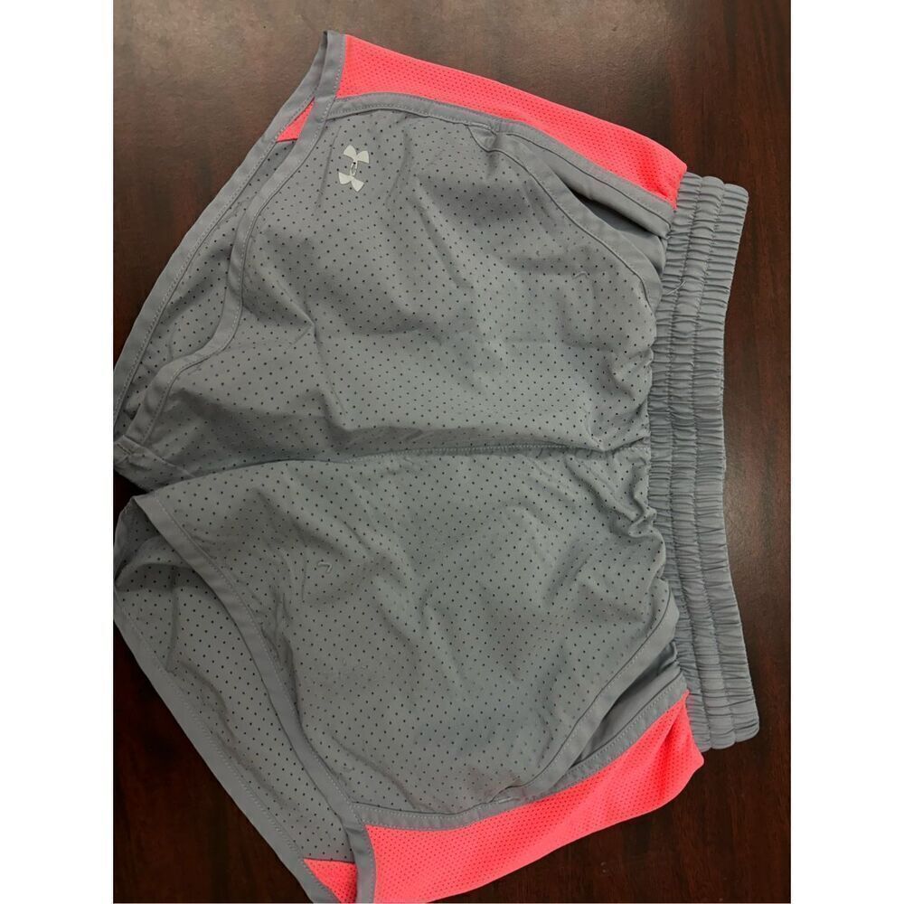 Under Armour Grey and Pink Heatgear Athletic Shorts with Pockets Size X-Small
